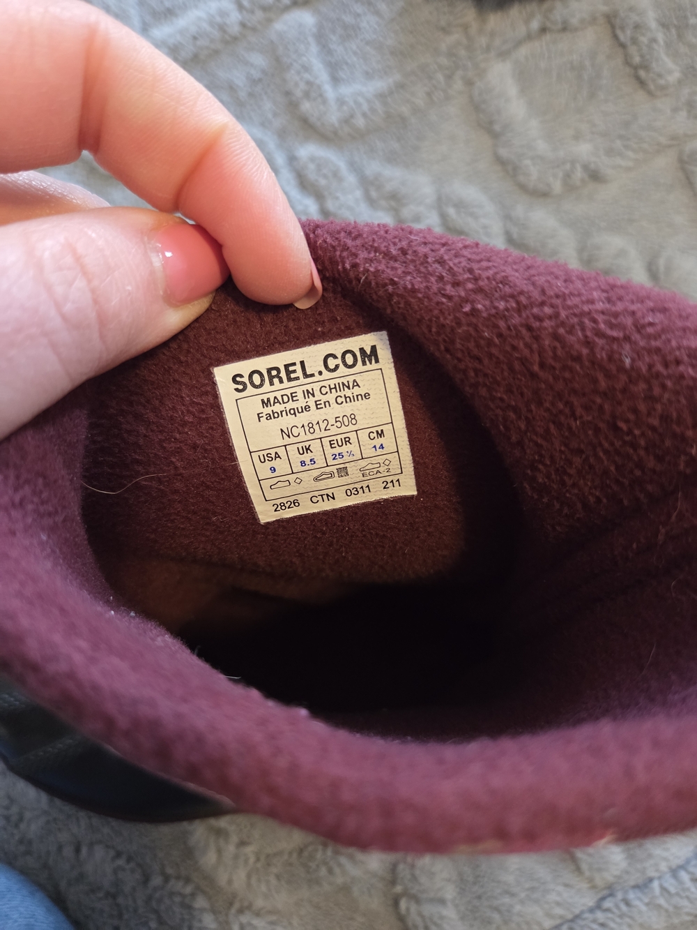 Size 9 Toddler, Girls Sorel Burgundy Boot With Fleece Liner - Picture 8 of 9